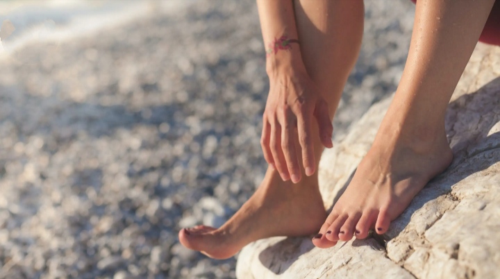 15 pros and cons of selling feet pics