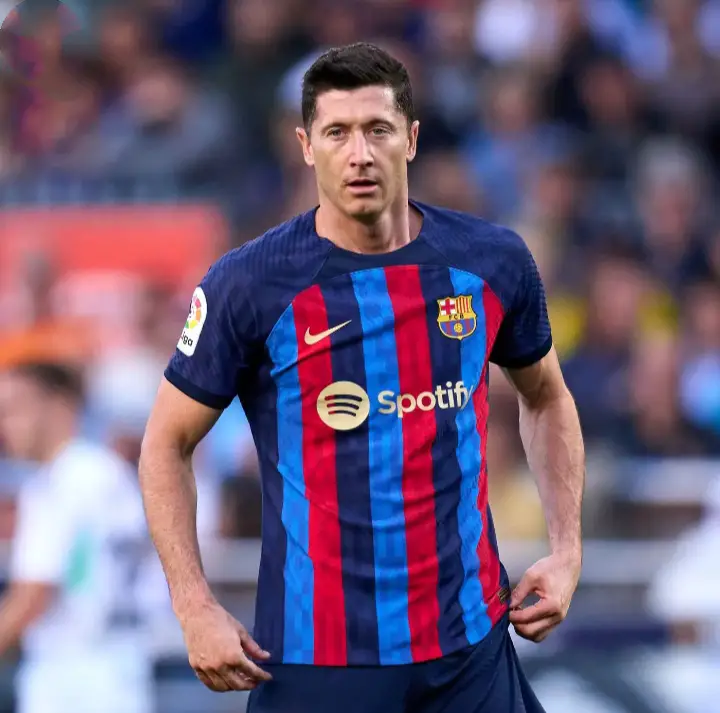 5 tallest players in barcelona right now, Roberto Lewandoski.
